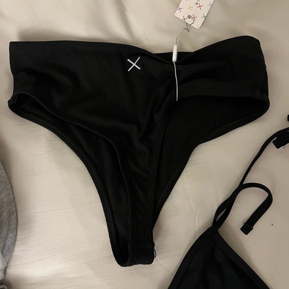 BoutineLA Black Ribbed Bikini Bottom - Picture 1 of 1